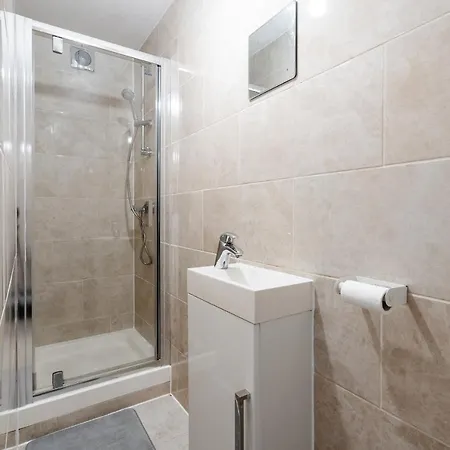 Spacious 5Br - Coop Live & Etihad - Pool Table Manchester Exterior photo