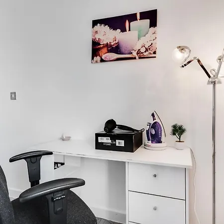 Spacious 5Br - Coop Live & Etihad - Pool Table Manchester Exterior photo