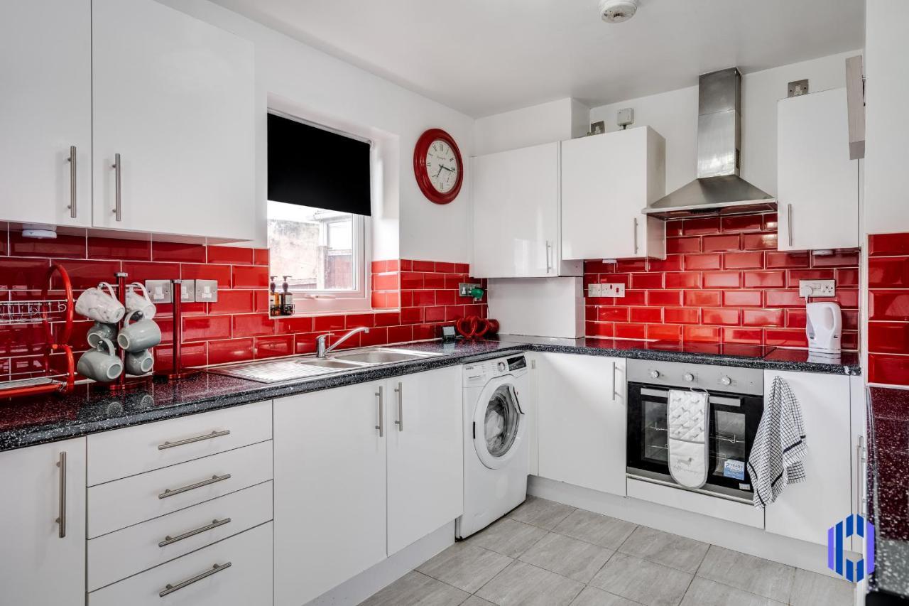 Spacious 5br - Coop Live & Etihad - Pool Table Holiday home *